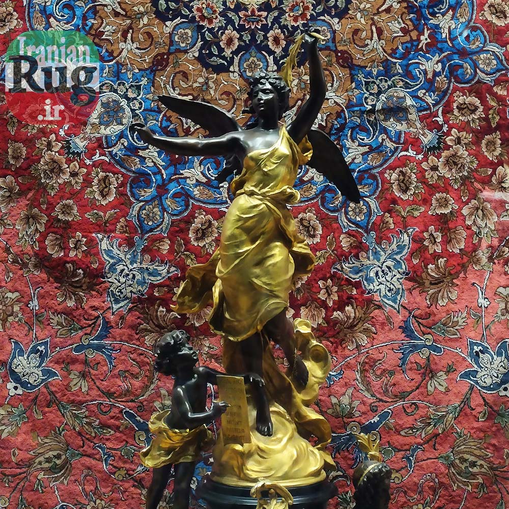 ISFAHAN-PERSIAN-Rug-Silk-Handmade-Rug-2.5x3.5m---8x10ft-#2112R---with-Europian-Statue-center-close-up
